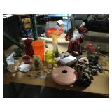 House decor incl. vases, rose, sculpture and
