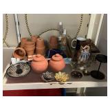 Small pottery and decor items.