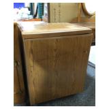 Sewing cabinet w/flip top, approx 24x19x30in