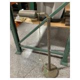 Metal floor lamp adjustable, approx 39in tall