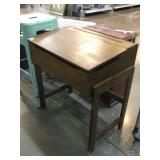 Wood kids desk w/storage, approx 24x16x26in