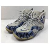 Athletic shoes size 11.5