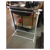 Stationary clothes rack w/2-rows, adjustable