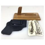 Display Stand and holster for Colt Pocket 1908 25