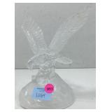 This crystal eagle figurine is a crystal D'Arques