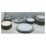 A set of Noritake Ireland dishware 11 plates 11
