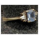 10k Gold Ring W/blue Amethyst, Tw 2.6g, Sz 9