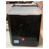Ice Maker Mo.WBJ-10D. Approx 11x9x10in