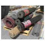 Pallet w/assorted chicken fence wire incl.