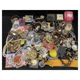 Fashion Jewelry Incl. Bracelets, Necklaces & More