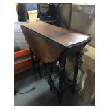 Vtg wood table w/drop leaves, approx 29x26x30in