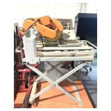 Wet Tile vacuum 10in w/stand