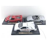 3 Maisto Die-Cast Cars