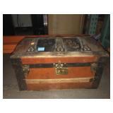 Vtg Small wood Steamer trunk, approx 20x13x11in