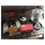 Home decor incl. rack, Campbell soup bowls, Pet
