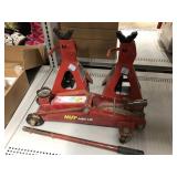 Jack and jack stands red used works