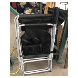 Folding patio chair w/drink holder