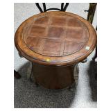 Wood end table, approx 28x24in