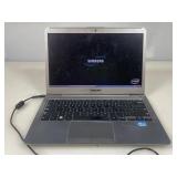 Samsung Notebook NP530U3B w/ Charger. Powers On