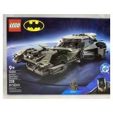 NIB Batmobile LEGO Building Set