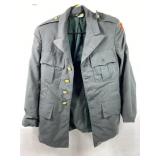 Vtg US Military Jacket with Patches - Size 33S