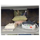 DeLonghi Flatiron W/ Steam Generator & Pillows &
