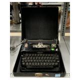 Corona Standard Typewriter W/Case