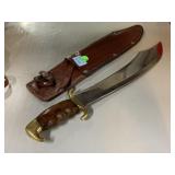 Large Knife & Sheath Does Not Match