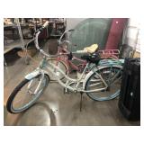 Point Beach Cruiser bicycle, front tire hold air