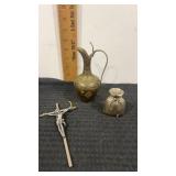 Miscellaneous decorative items