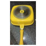Yellow cooks companion cast aluminum flip pan