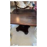 Wooden end table  16 x 19.5 x 19.5"