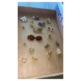 Miscellaneous  pierced earrings , brooches and