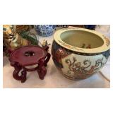 Large  planter pot approximately 14.25 x 12" on