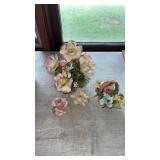 Capodimonte porcelain flower basket   2 flowers