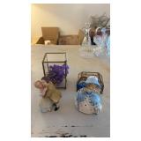 4 Decorative Items, 2 Faux Flowers in Glasd