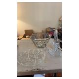5 Glass/Crystal Items, 3 Baskets, 1 Bowl, 1 Tray