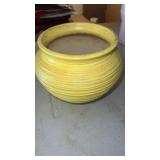 Ribbed beehive style yellow pot  7" x 6"