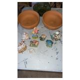 Miscellaneous decorative figurines and bowls