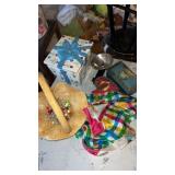 Miscellaneous ceramic decorative pieces and more