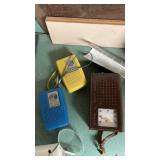Lot of 3 vintage radios