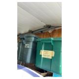 5 small green tote some with lids