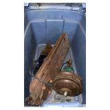 Tote with lid and ceiling fan
