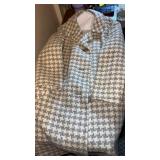 Womanï¿½s S/M long winter coat