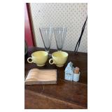 Wooden teaspoons in original container  2 Pilsner