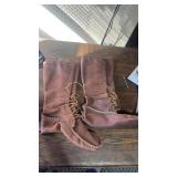 Womanï¿½s Mid calf leather moccasin boots