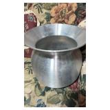 Aluminum  spittoon  approximately 9 x 10?
