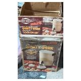 West bend party perk with lock on lid and a