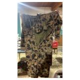 Menï¿½s XL Columbia camo coveralls
