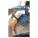 2 metal dustpans 1 with long handle and a